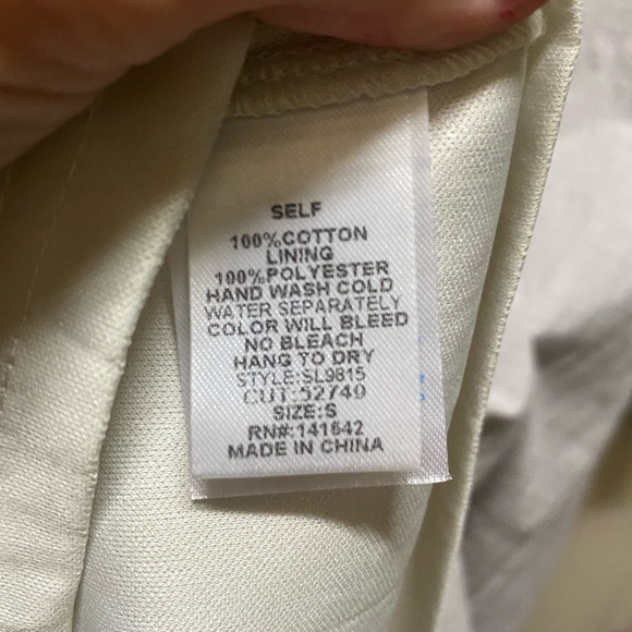 Ruffle sleeves, ruffle bottom knee length dress - Picture 4 of 4